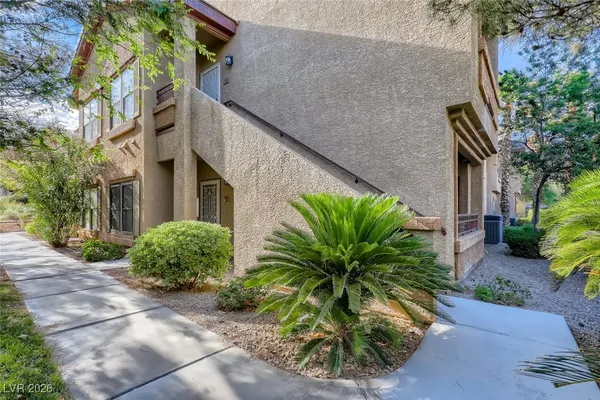 $2,000 | 8250 North Grand Canyon Drive, Unit 2051, Las Vegas, NV 89166
