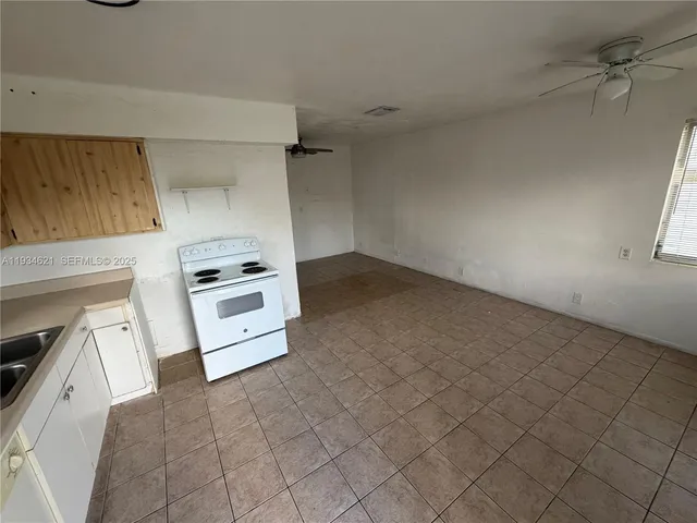 $1,899 | 101 Southwest 4 Avenue, Unit 2, Hallandale Beach, FL 33009