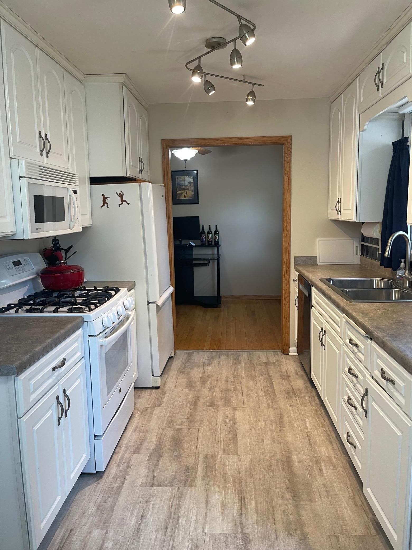 3904 7th Place Northwest Rochester, MN 55901 - Photo 9 of 26