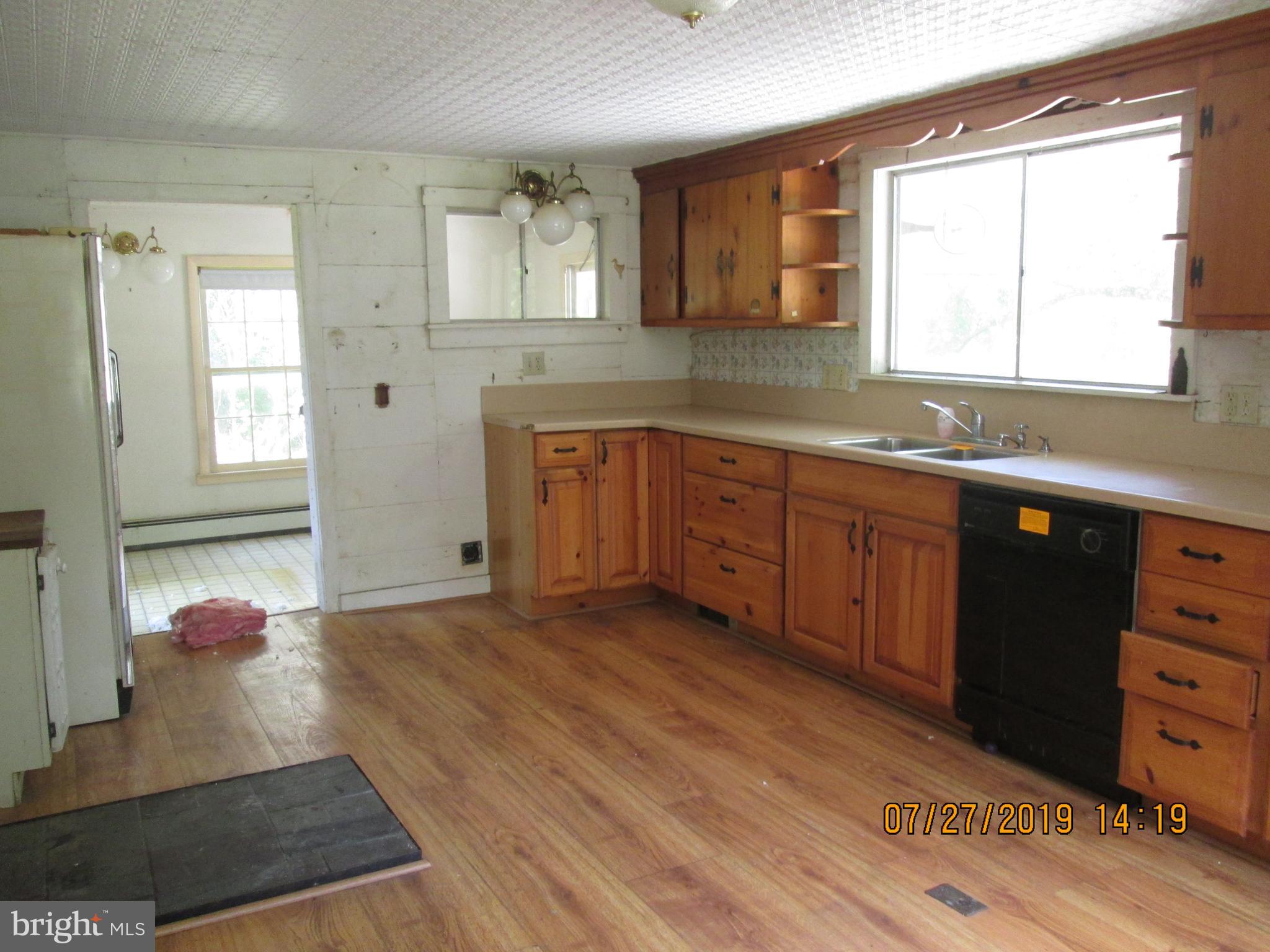 295 Hunters Road Gore, VA 22637 - Photo 10 of 16 Large kitchen