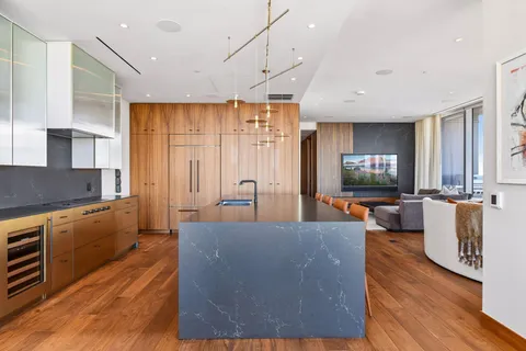 $3,300,000 | 255 Hennepin Avenue, Unit 3303, Minneapolis, MN 55401
