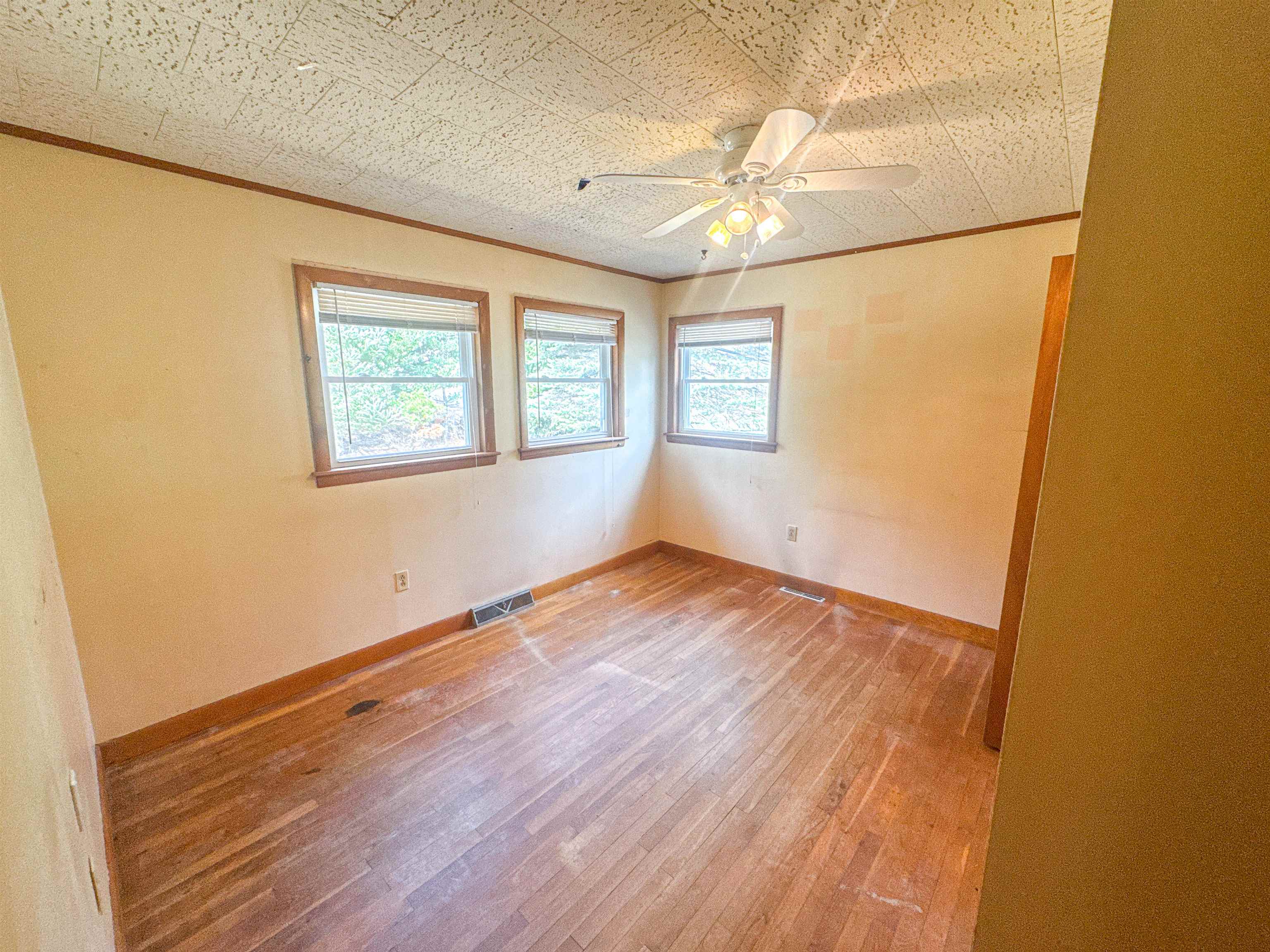 1658 Vermont Rte 100 Ludlow, VT 05149 - Photo 5 of 34