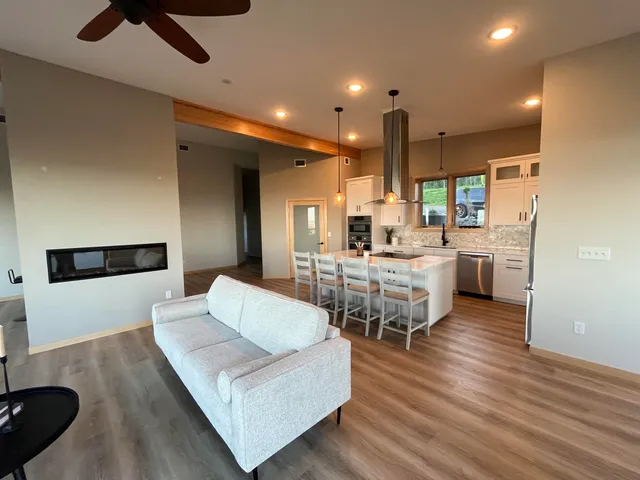 $1,300,000 | 2102 North 40th Avenue West, Duluth, MN 55807