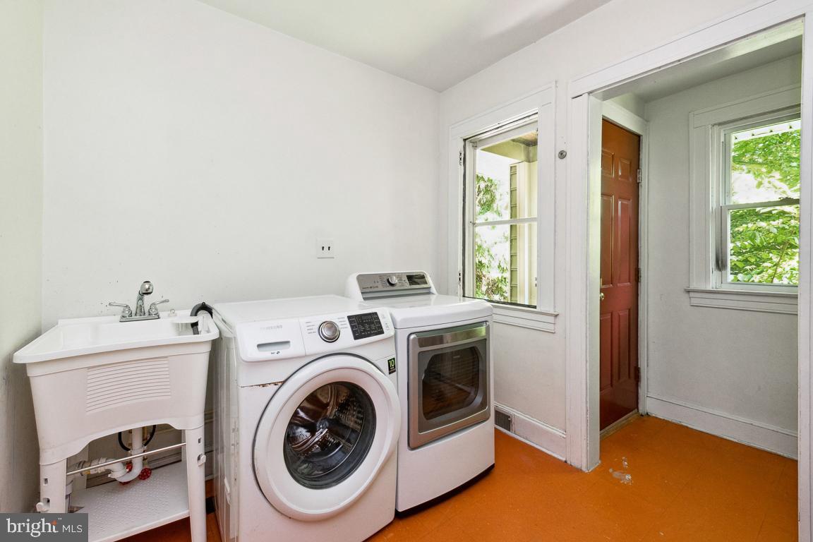 1813 Fairbank Road Baltimore, MD 21209 - Photo 27 of 65 Separate large laundry rm with separate entrance