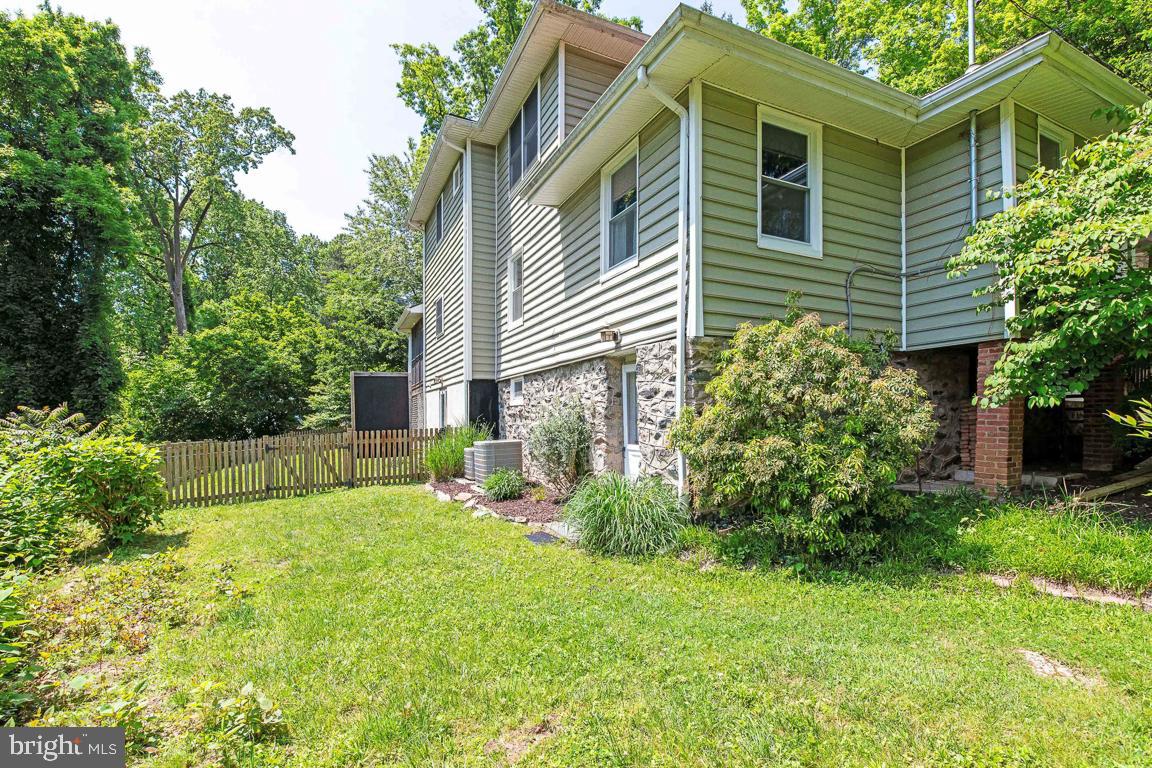 1813 Fairbank Road Baltimore, MD 21209 - Photo 56 of 65 Back yard