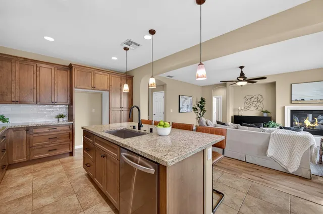 $700,000 | 2045 Grayhorse Drive, Auburn, CA 95603