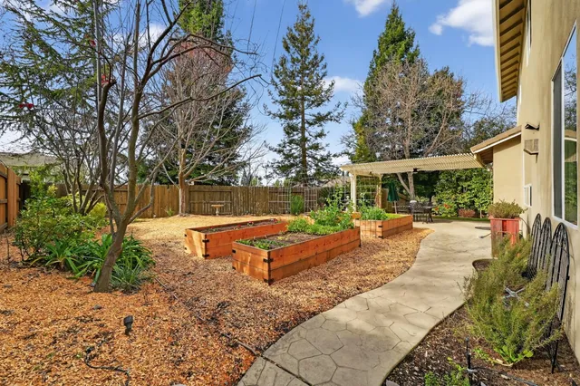 $700,000 | 2045 Grayhorse Drive, Auburn, CA 95603