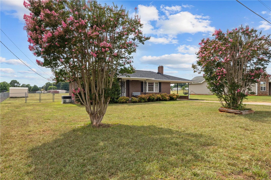 109 Warner Road Anderson, SC 29625 - Photo 3 of 22