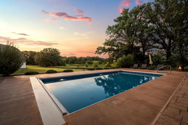 $1,295,000 | 25551 885th Avenue, Austin, MN 55912