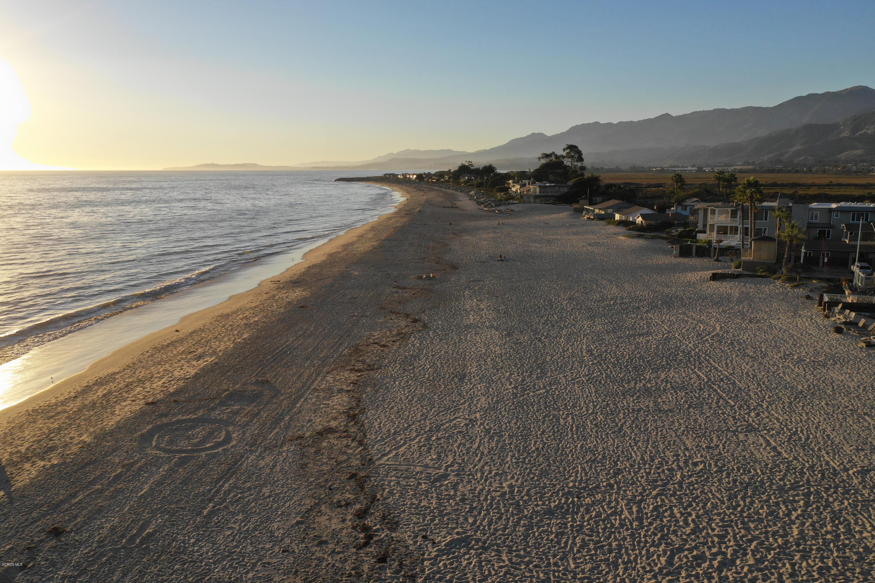 4885 Sandyland Road, Unit 2 Carpinteria, CA 93013 - Photo 33 of 39 a view of ocean and mountain
