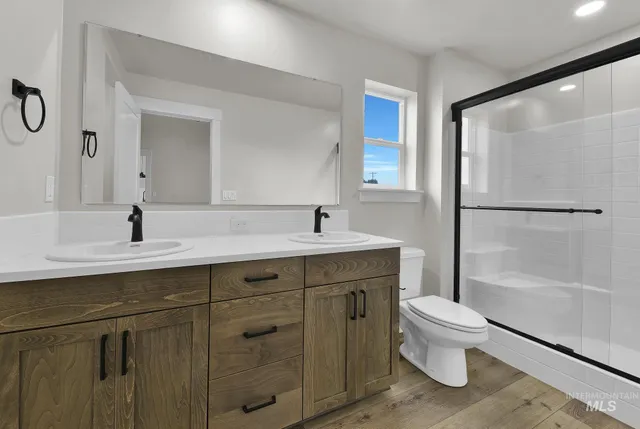 $349,999 | 1160 Velvet Loop, Wilder, ID 83676