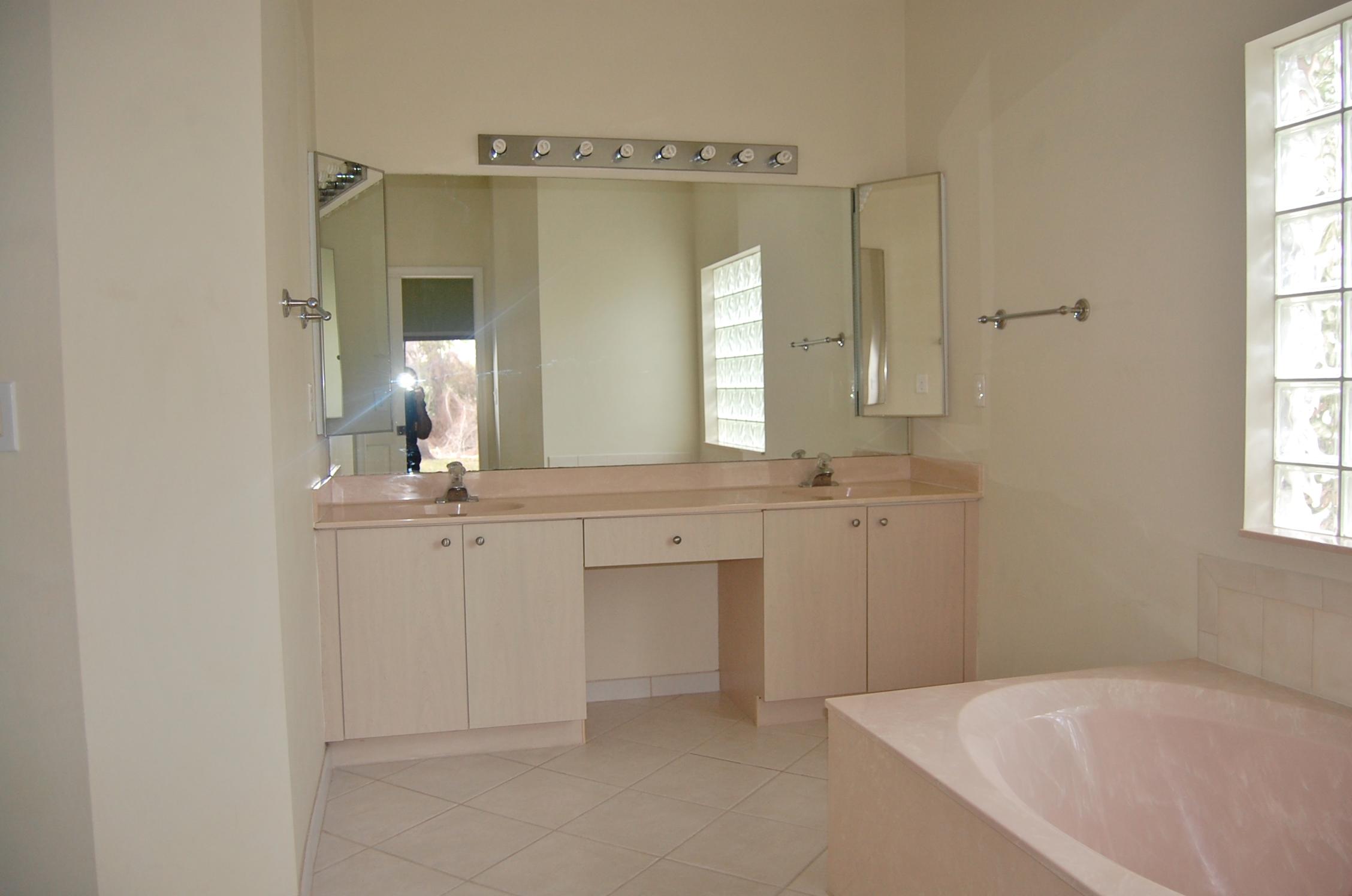 7196 Southeast Magellan Lane Stuart, FL 34997 - Photo 12 of 31 Master Bath