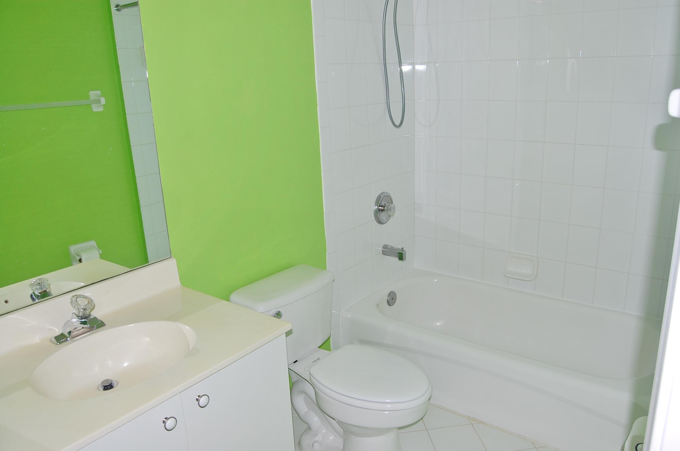 7196 Southeast Magellan Lane Stuart, FL 34997 - Photo 19 of 31 Upstairs Guest Bath