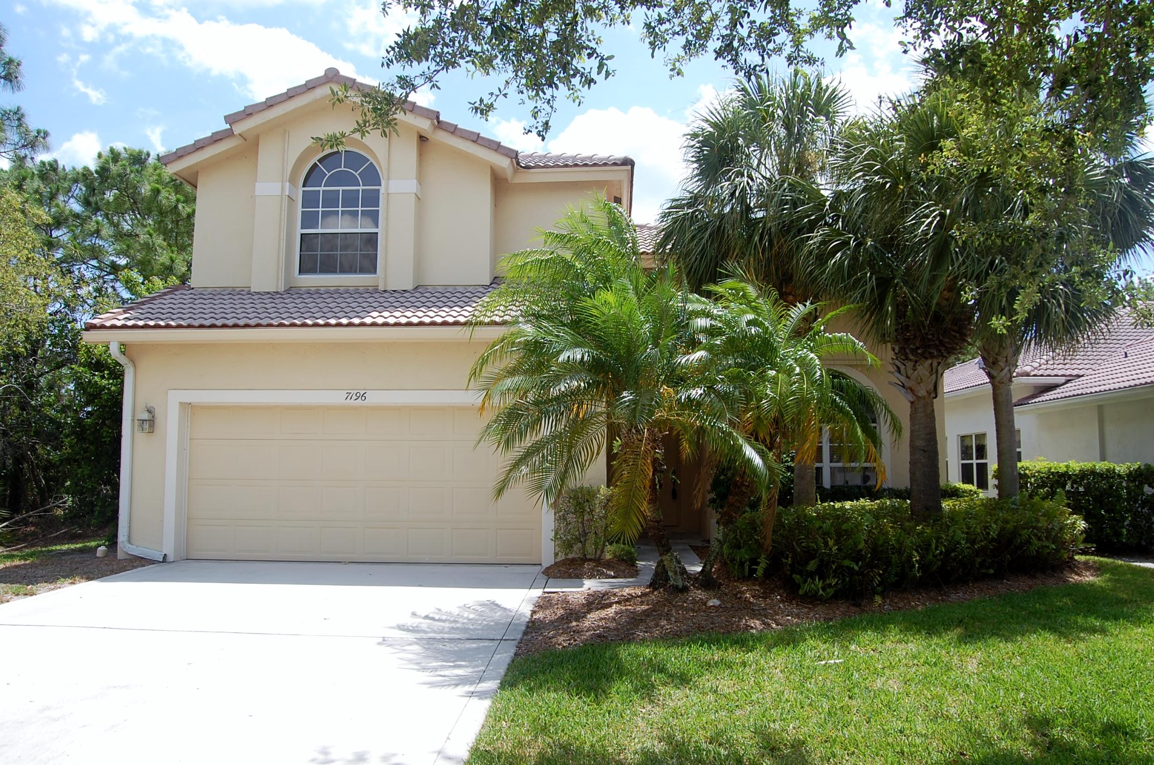 7196 Southeast Magellan Lane Stuart, FL 34997 - Photo 2 of 31 Front View