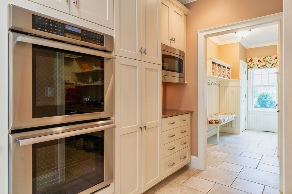 29 Woodcliffe Road Lexington, MA 02421 - Photo 16 of 35