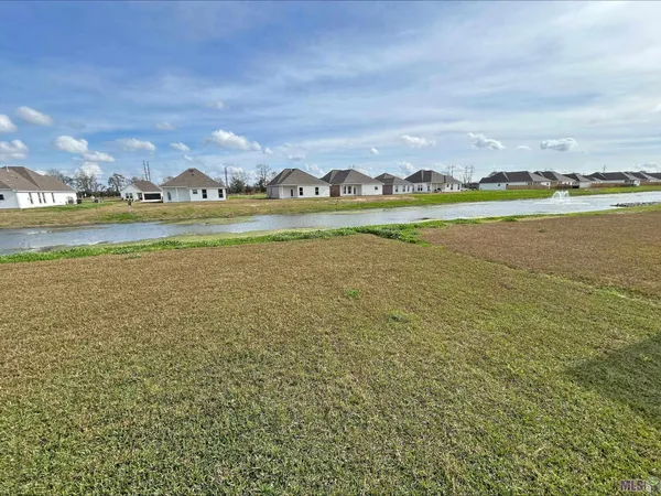 $290,210 | 17251 Lakefront Lane, Baton Rouge, LA 70810