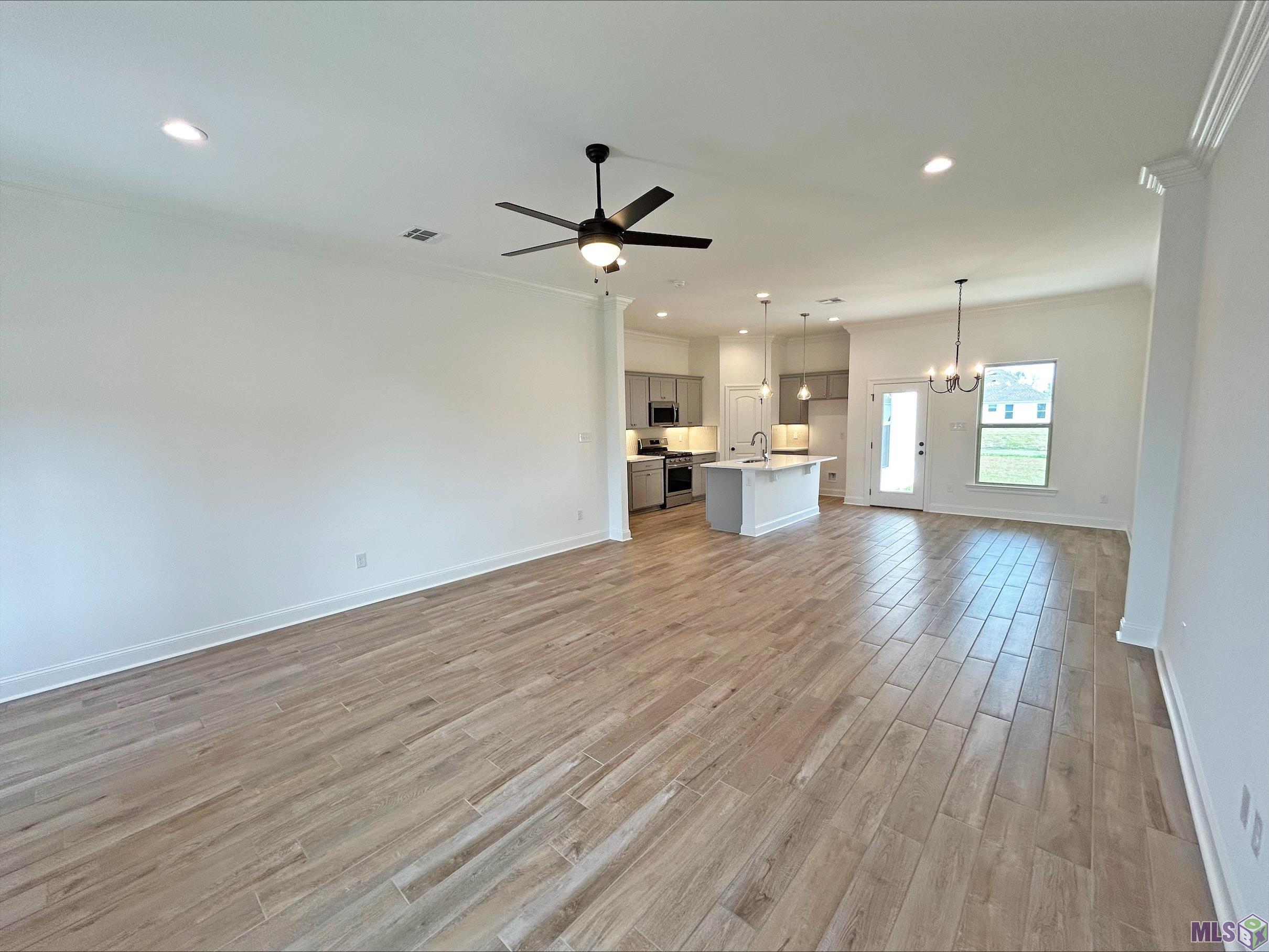 17251 Lakefront Lane Baton Rouge, LA 70810 - Photo 2 of 14