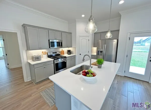 $290,210 | 17251 Lakefront Lane, Baton Rouge, LA 70810