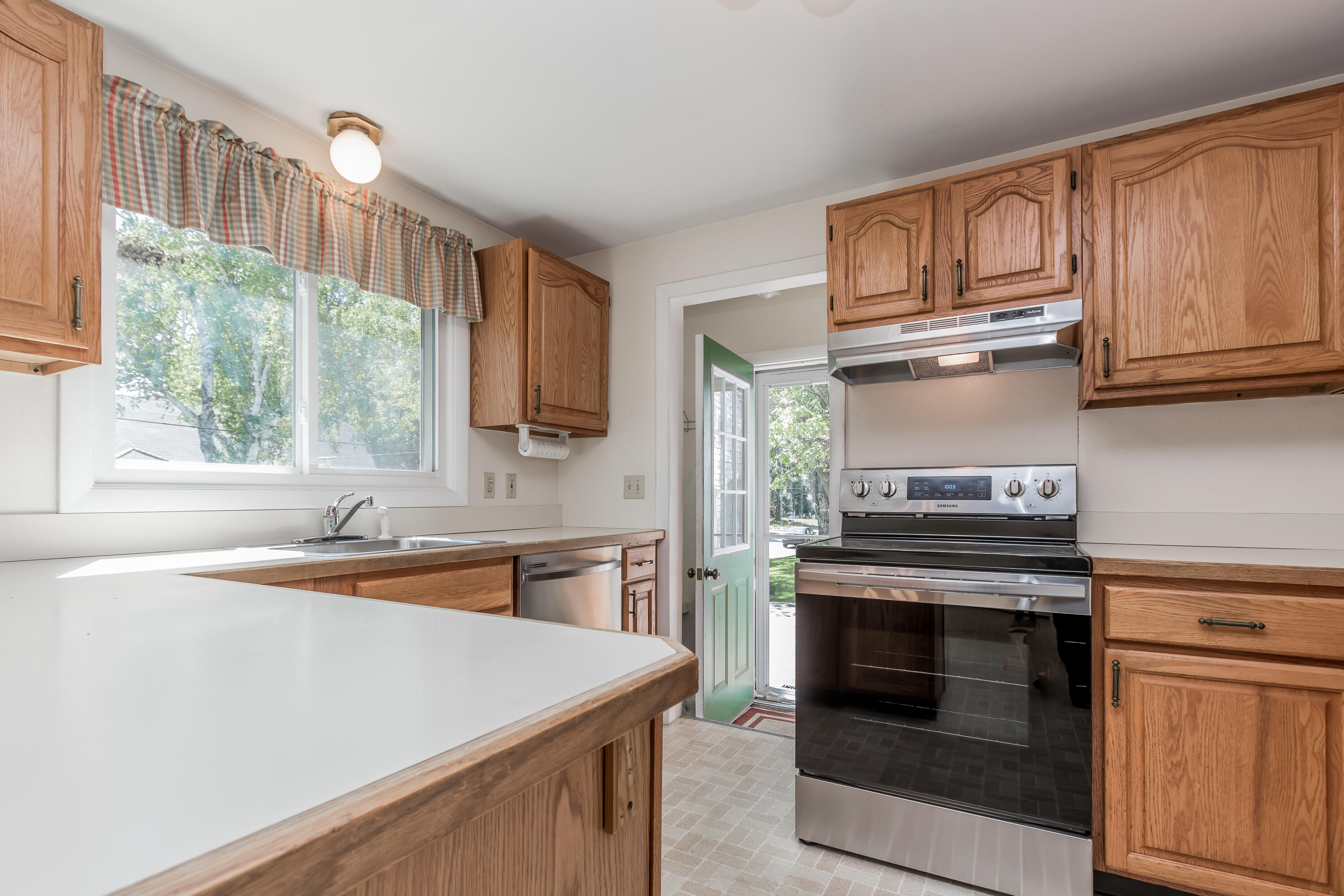 2 Jewett Road Cape Elizabeth, ME 04107 - Photo 4 of 34 20210525EH-51012