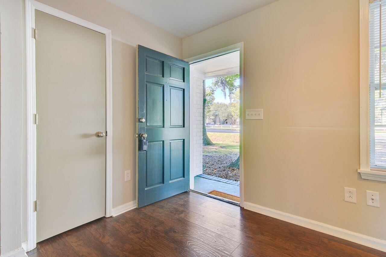 812 Bowman Road Mount Pleasant, SC 29464 - Photo 5 of 30 5