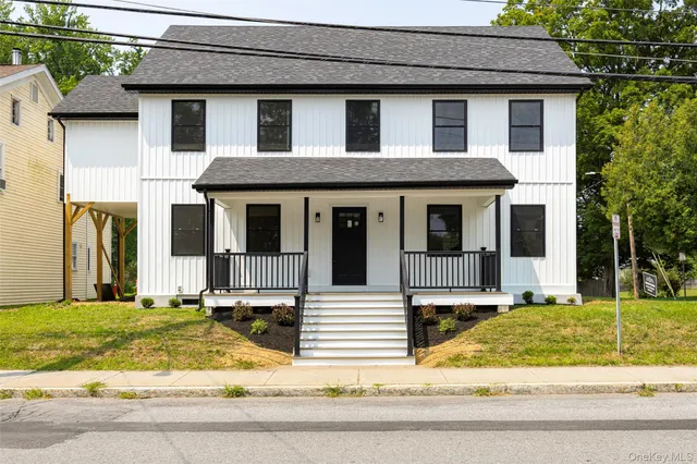 $899,000 | 7441 South Broadway, Red Hook, NY 12571