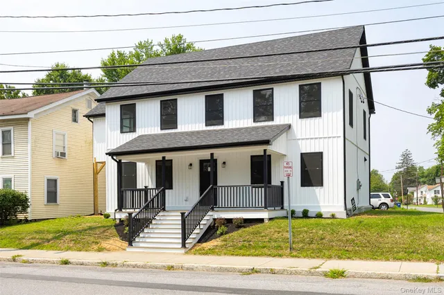 $899,000 | 7441 South Broadway, Red Hook, NY 12571