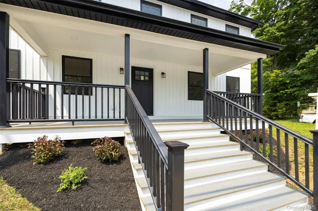 $899,000 | 7441 South Broadway, Red Hook, NY 12571