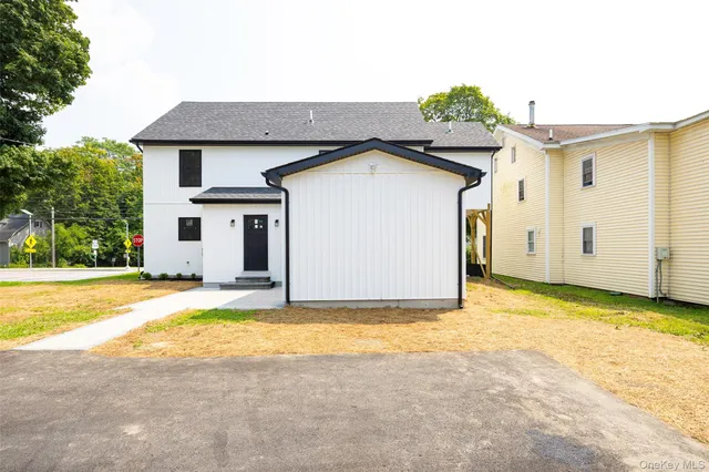 $899,000 | 7441 South Broadway, Red Hook, NY 12571