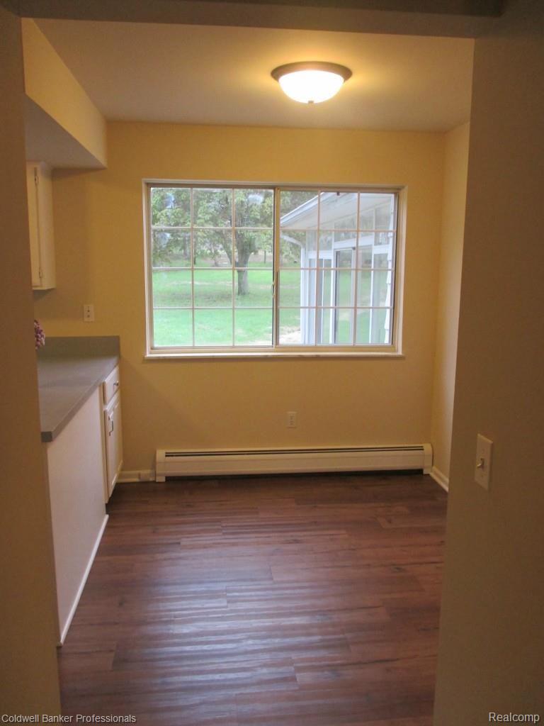 2033 Indian Road Lapeer, MI 48446 - Photo 24 of 55 Breakfast Room.jpg
