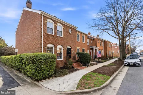 $899,000 | 502 South Columbus Street, Alexandria, VA 22314
