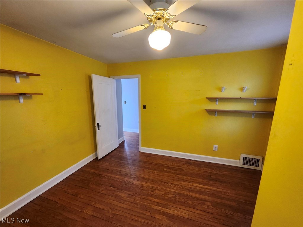 992 Roanoke Road Cleveland Heights, OH 44121 - Photo 17 of 25 Gallery Image 17