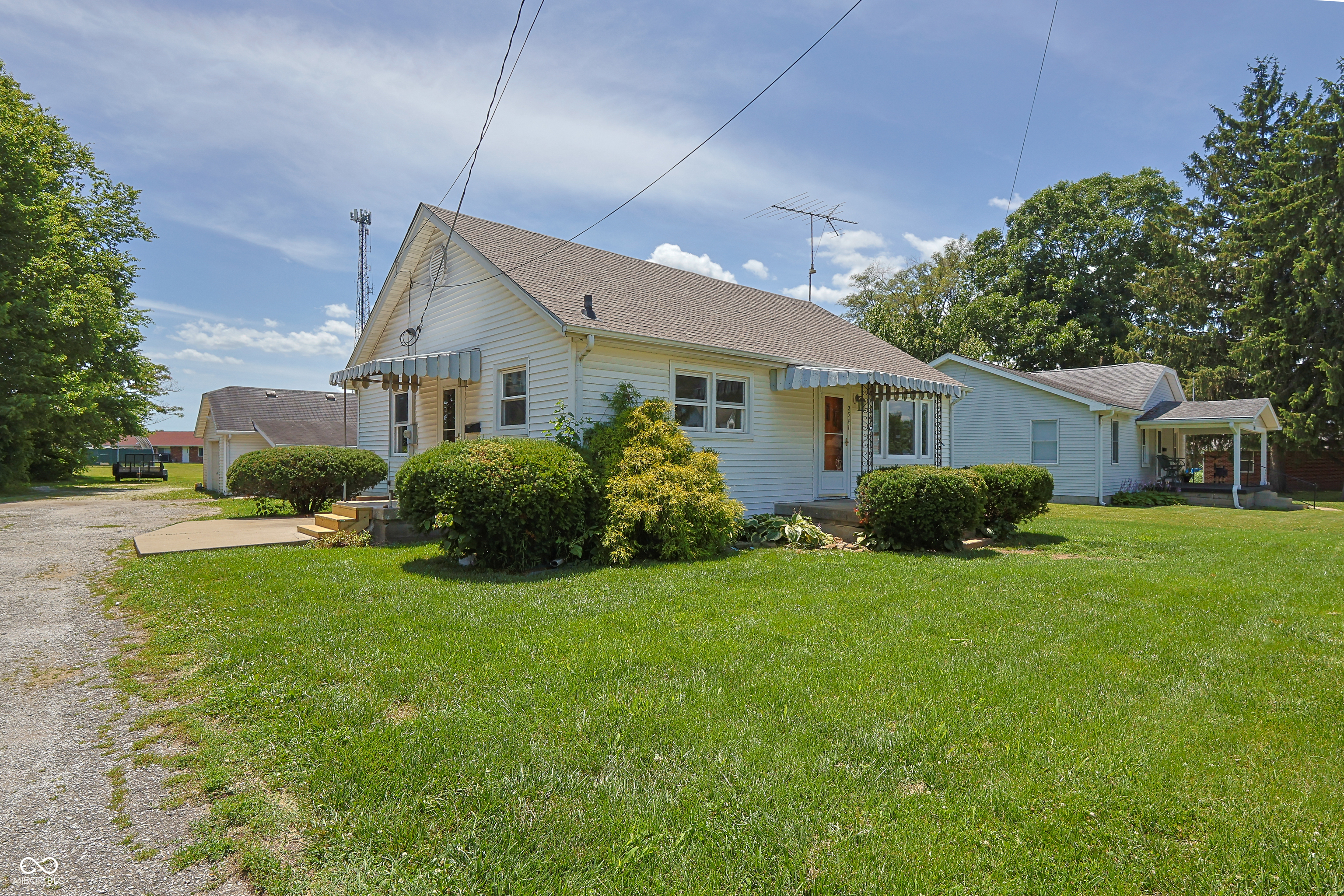 2341 Indiana Avenue Columbus, IN 47201 - Photo 4 of 35