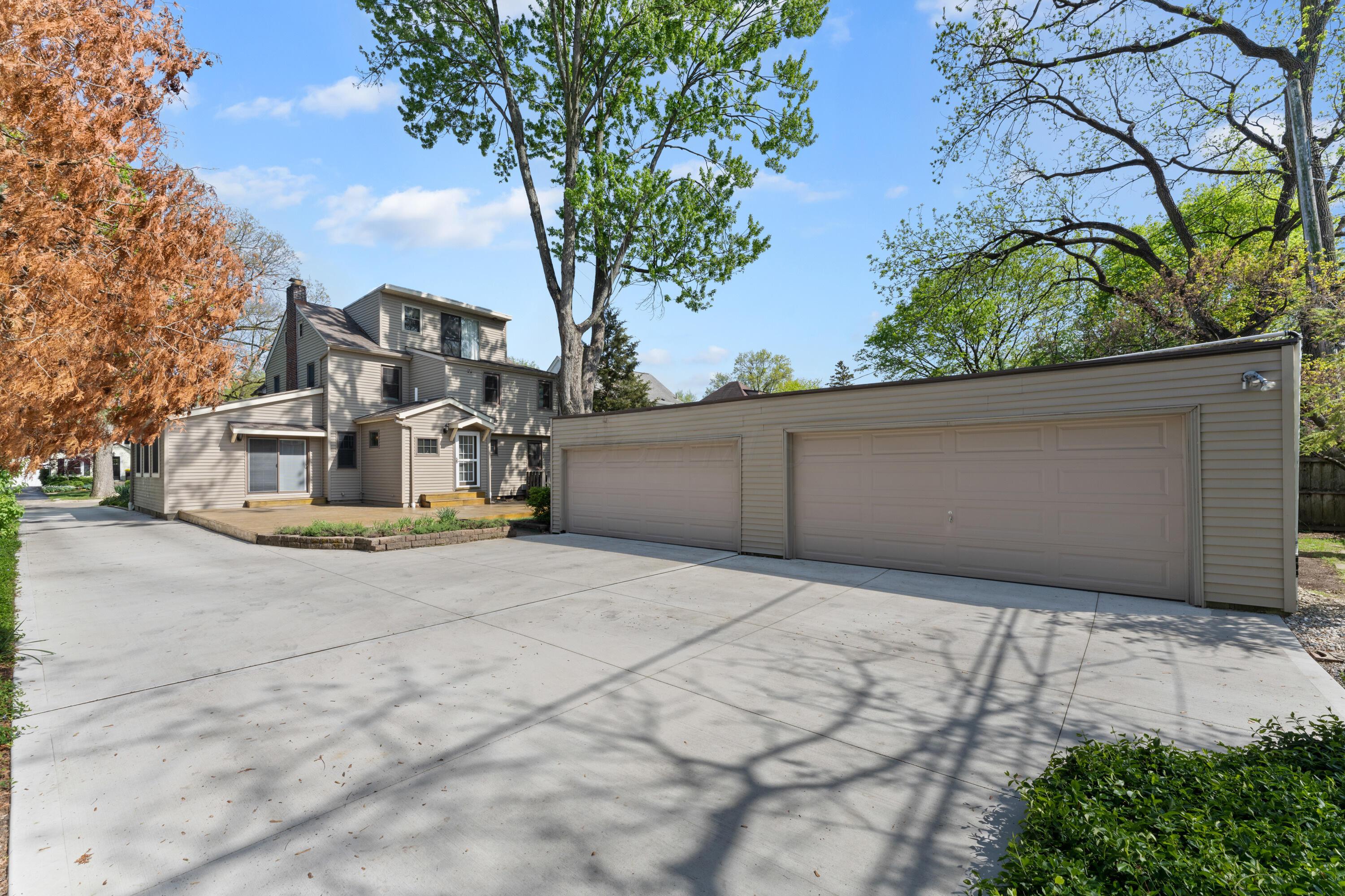 949 South Cassingham Road Columbus, OH 43209 - Photo 50 of 52 4 car garage
