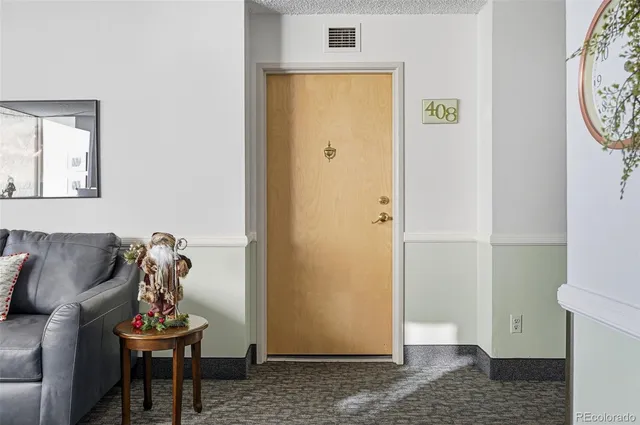 a view of washer and dryer in a room