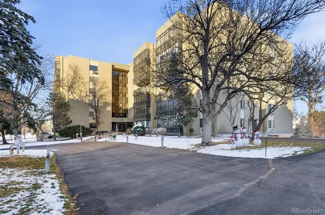 a view of multiple building