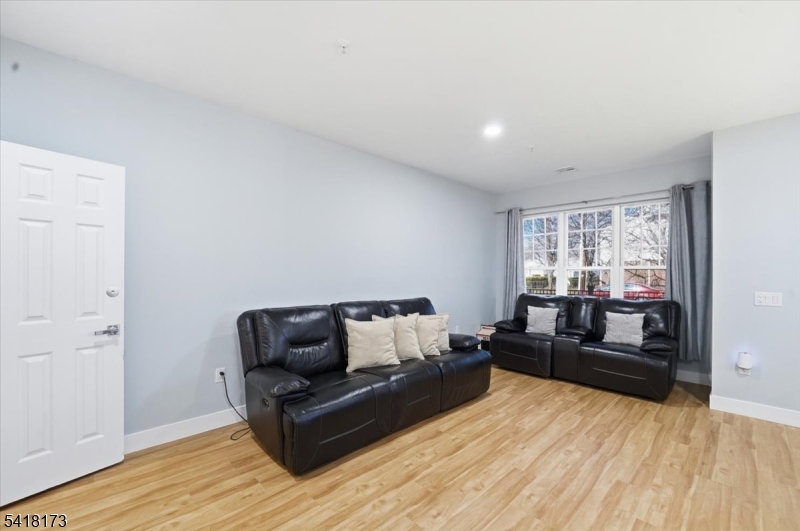 181 Court Street Newark, NJ 07103 - Photo 5 of 38