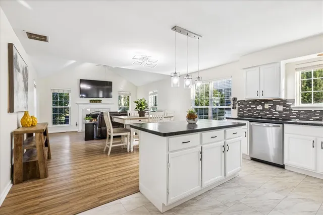 $375,000 | 3267 Hampshire Lane, Waukegan, IL 60083