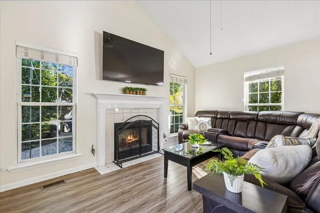 $375,000 | 3267 Hampshire Lane, Waukegan, IL 60083