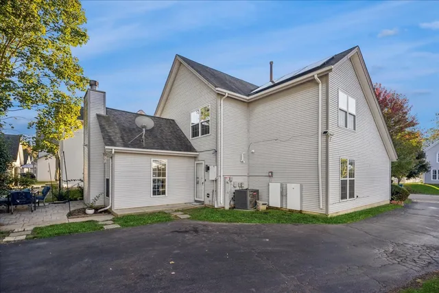 $375,000 | 3267 Hampshire Lane, Waukegan, IL 60083