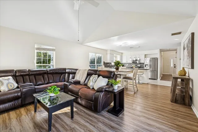 $375,000 | 3267 Hampshire Lane, Waukegan, IL 60083