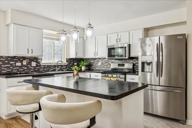 $375,000 | 3267 Hampshire Lane, Waukegan, IL 60083