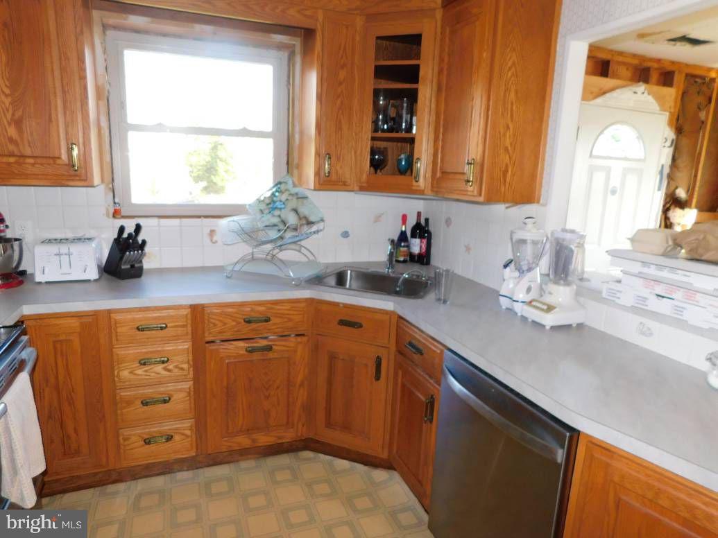 570 Garton Road Bridgeton, NJ 08302 - Photo 4 of 17 Kitchen