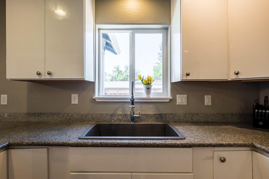 3003 Cheltenham Way Medford, OR 97504 - Photo 12 of 32 3003 Cheltenham-13