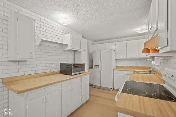 $2,000 | 8856 Moll Drive, Fishers, IN 46038