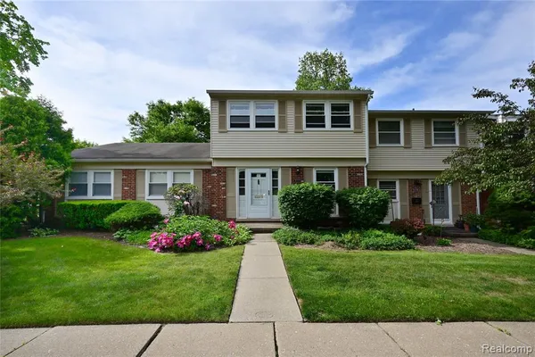 $319,000 | 5177 Buckingham, Troy, MI 48098