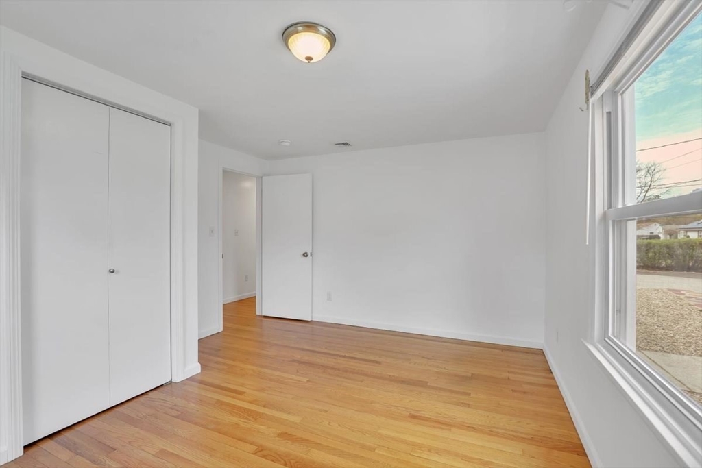 2401 Wilbraham Road Springfield, MA 01129 - Photo 19 of 33