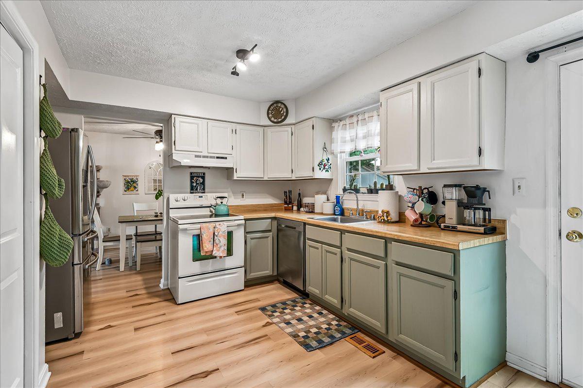 2894 Dungate Road Pasadena, MD 21122 - Photo 10 of 39 Charming kitchen with natural light.