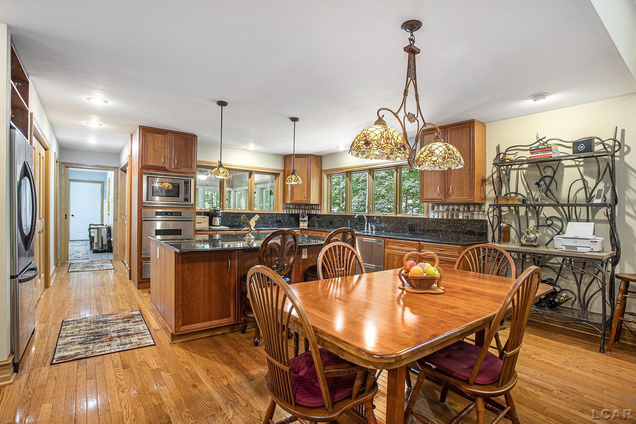 57135 North Farrand Road Colon, MI 49040 - Photo 9 of 49 Kitchen dining area