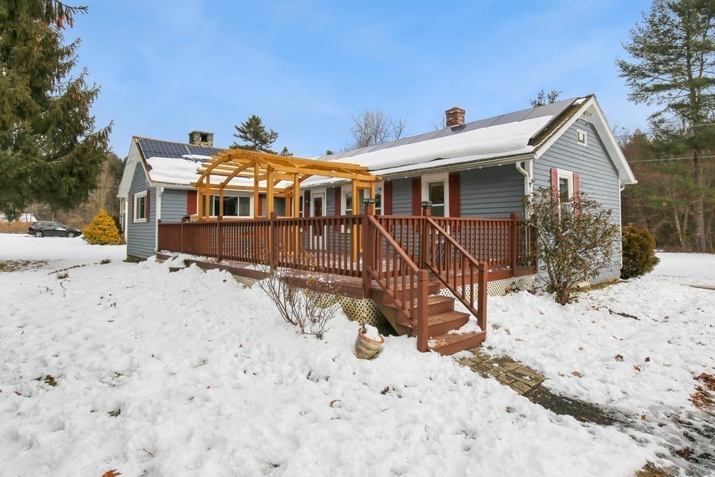 43 River Road Sturbridge, MA 01566 - Photo 3 of 42