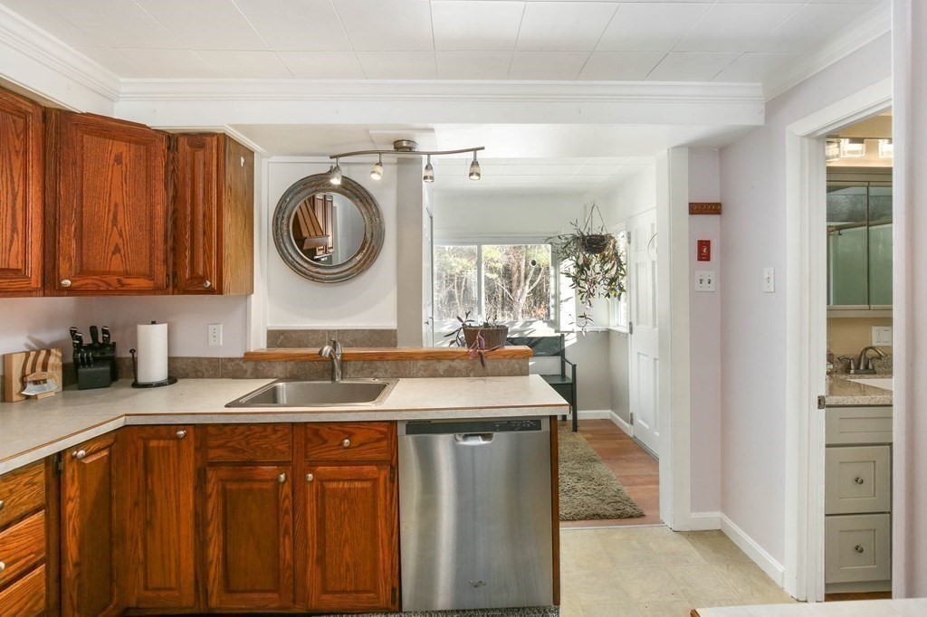 43 River Road Sturbridge, MA 01566 - Photo 10 of 42